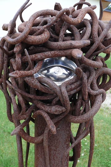 Haupt der Medusa Skulptur Cortenstahl