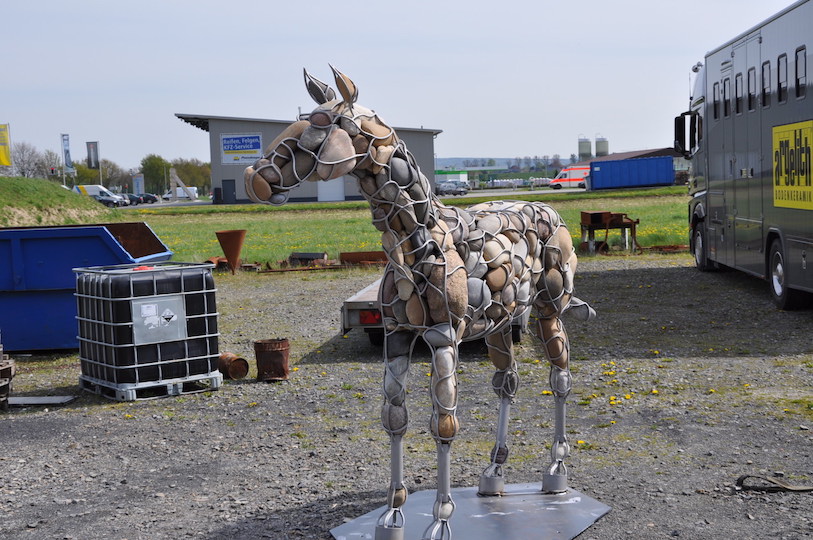 rassisches Pferd Pferdegestüt Werbeskulptur Werbeträger