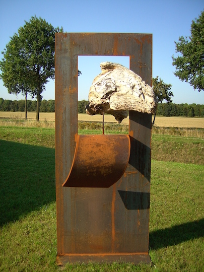 Mauerfall 1989 Kunstwerk Stein des Anstoss der Mauer durchbrochen hat Eiserner Vorhang