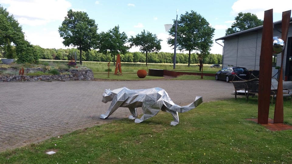 hochwertig aussergewöhnlich Tierskulptur Panther  Schlosspark Parkanlage