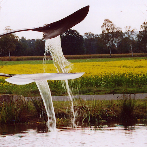 Wasserspiel Brunnen Ginkgoblätter Ginkgoskulptur Rila